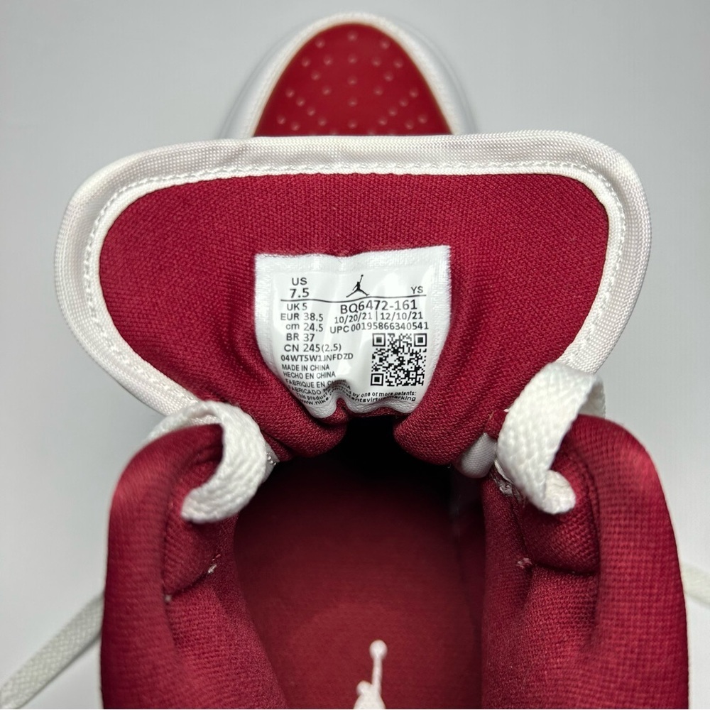 Women's Jordan 1 Mid Reverse Chicago Sz 7.5   (*NO ORIGINAL SHOE BOX INCLUDED) - Picture 5 of 6